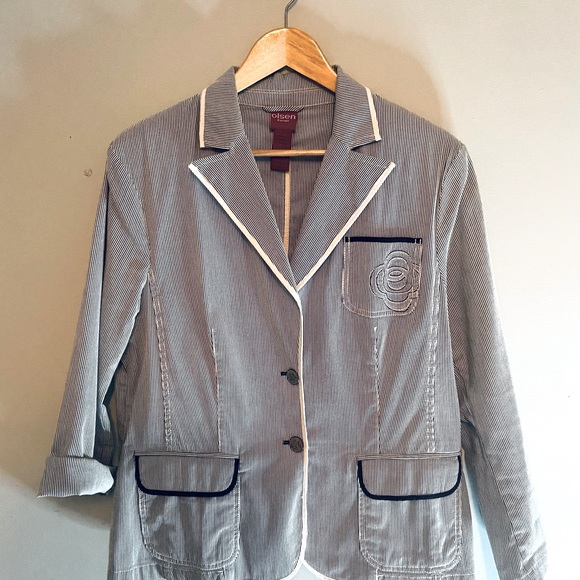 Olsen Europe pant suit … size 12 black and white pinstripe (looks grey overall) - Picture 3 of 9